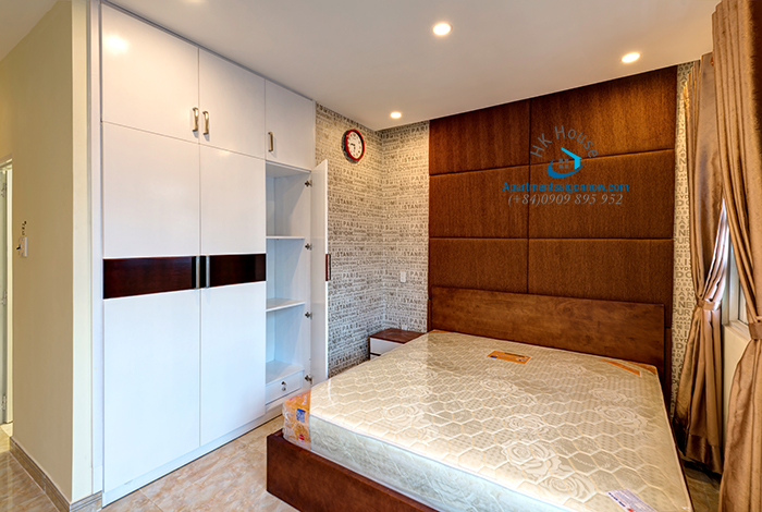 Serviced_apartment_on_Nguyen_Kiem_street_in_Phu_Nhuan_district_big_room_ID_72_part_3