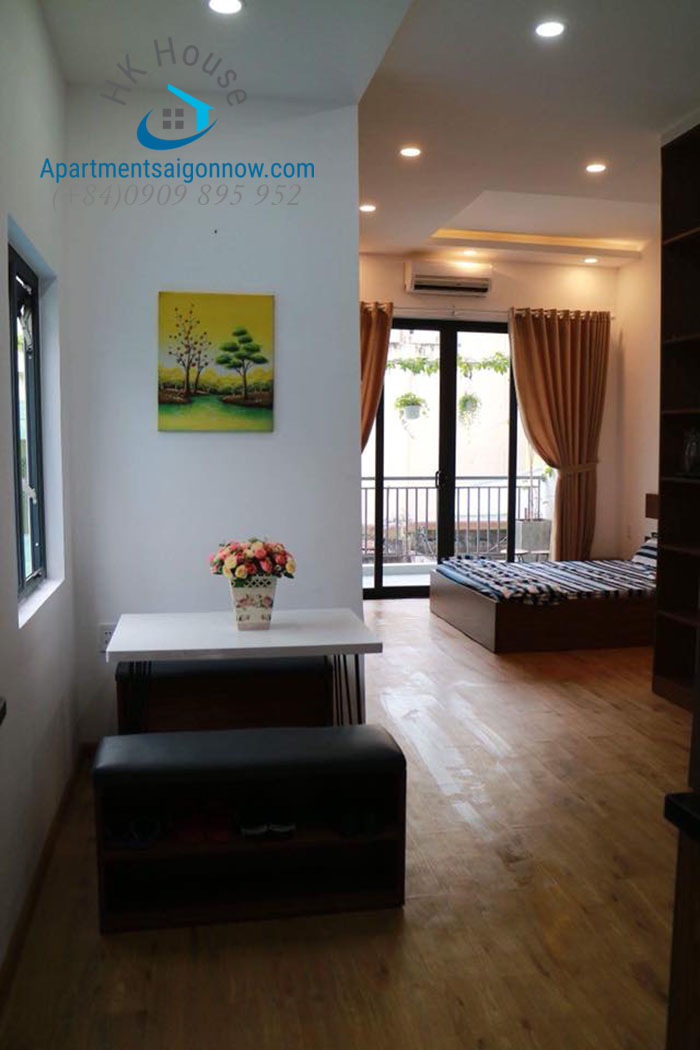 Serviced-apartment-on-Nguyen-Thien-Thuat-street-in-district-3-ID-319-studio-and-balcony-part-3