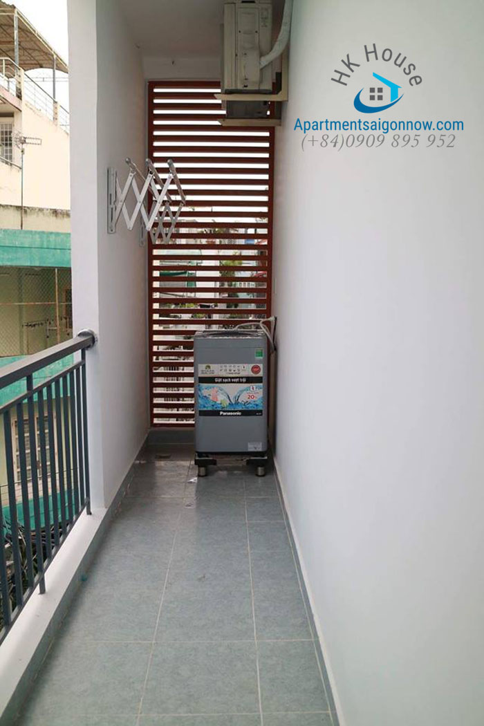 Serviced-apartment-on-Nguyen-Thien-Thuat-street-in-district-3-ID-319-studio-and-balcony-part-6