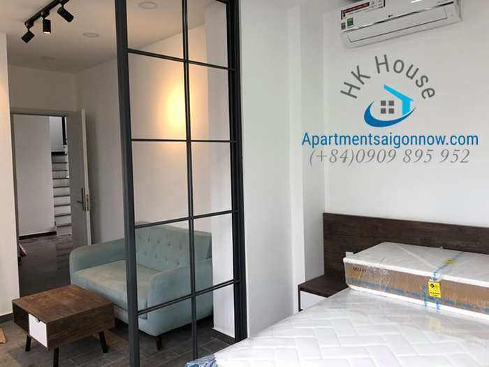 Serviced-apartment-on-Nguyen-Trai-street-in-district-1-ID-563-1-bedroom-with-window-and-balcony-part-1