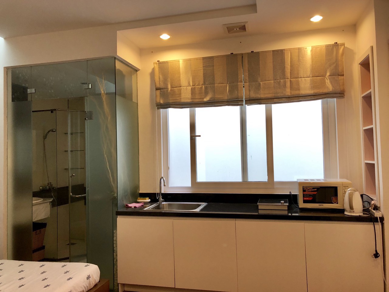 Serviced-apartment-on-Nguyen-Dinh-Chieu-street-in-district-1-ID-288-studio-with-window-part-1