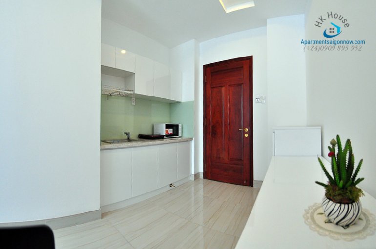 Serviced apartment on Nguyen Van Troi street with the big studio ID 130 part 2